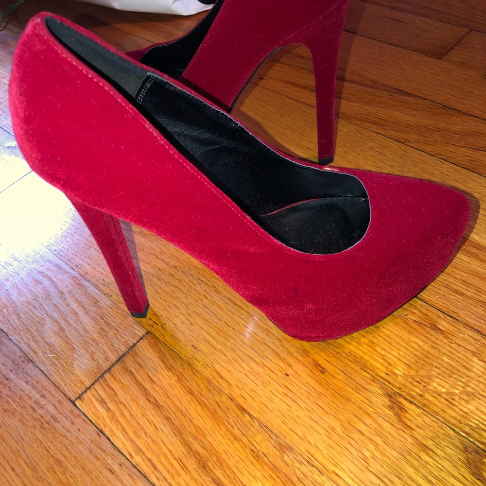 Pumps - Picture 3 of 3